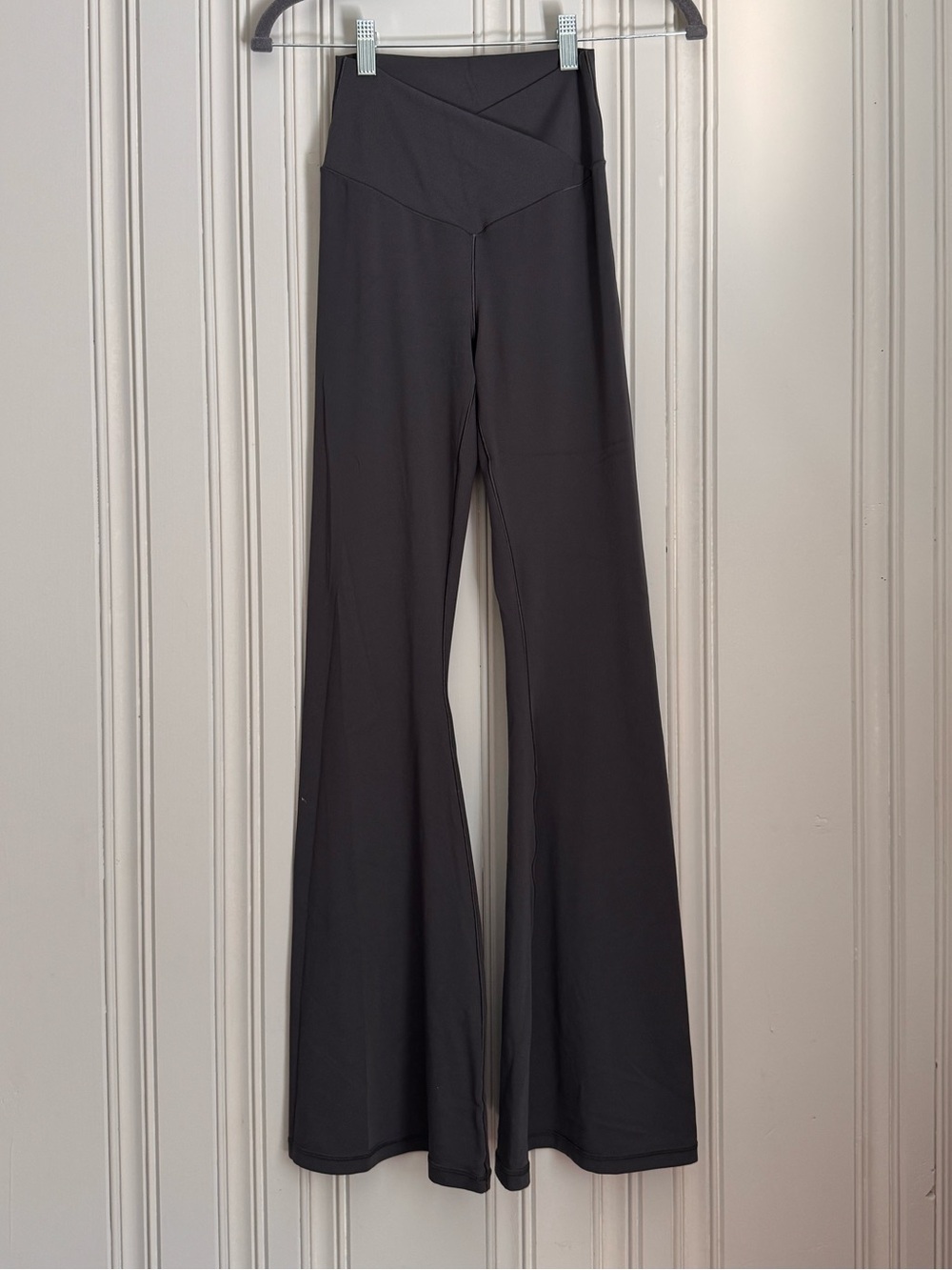 Offline by Aerie Hi-Rise Flare Legging— Deep Gray